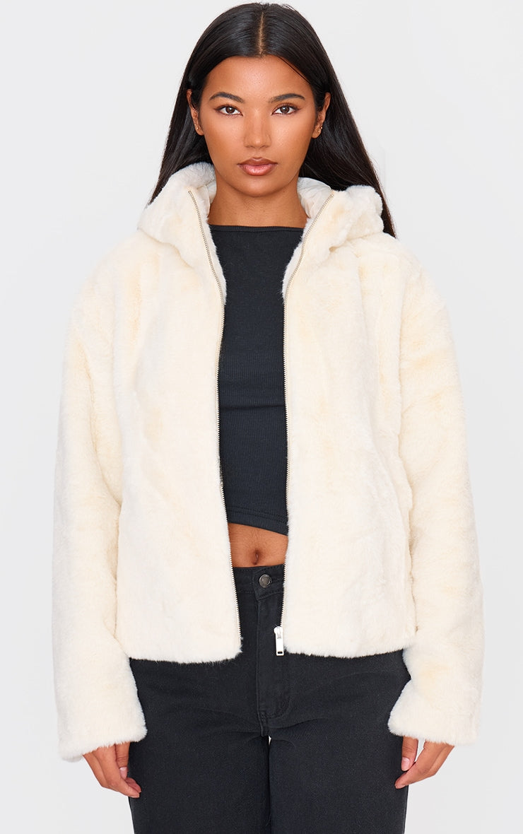 https://cdn-img.prettylittlething.com/5/3/b/9/53b98b095850d88f83166a8aaca64f033629bd96_cnj4277_1.jpg