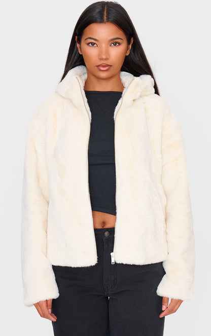 https://cdn-img.prettylittlething.com/5/3/b/9/53b98b095850d88f83166a8aaca64f033629bd96_cnj4277_1.jpg