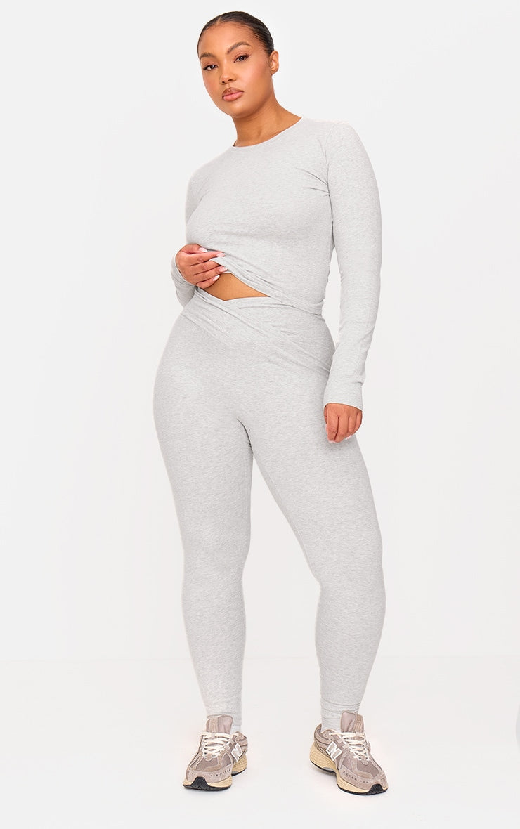 https://cdn-img.prettylittlething.com/5/8/a/e/58aebfb08864c2c63192d3c787961f5cd313500d_cnl6476_6.jpg