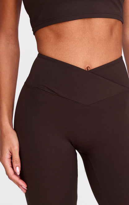 https://cdn-img.prettylittlething.com/5/e/f/4/5ef4c15201078bc7aeb0faf579565aed93f3e87f_cnl5205_4.jpg