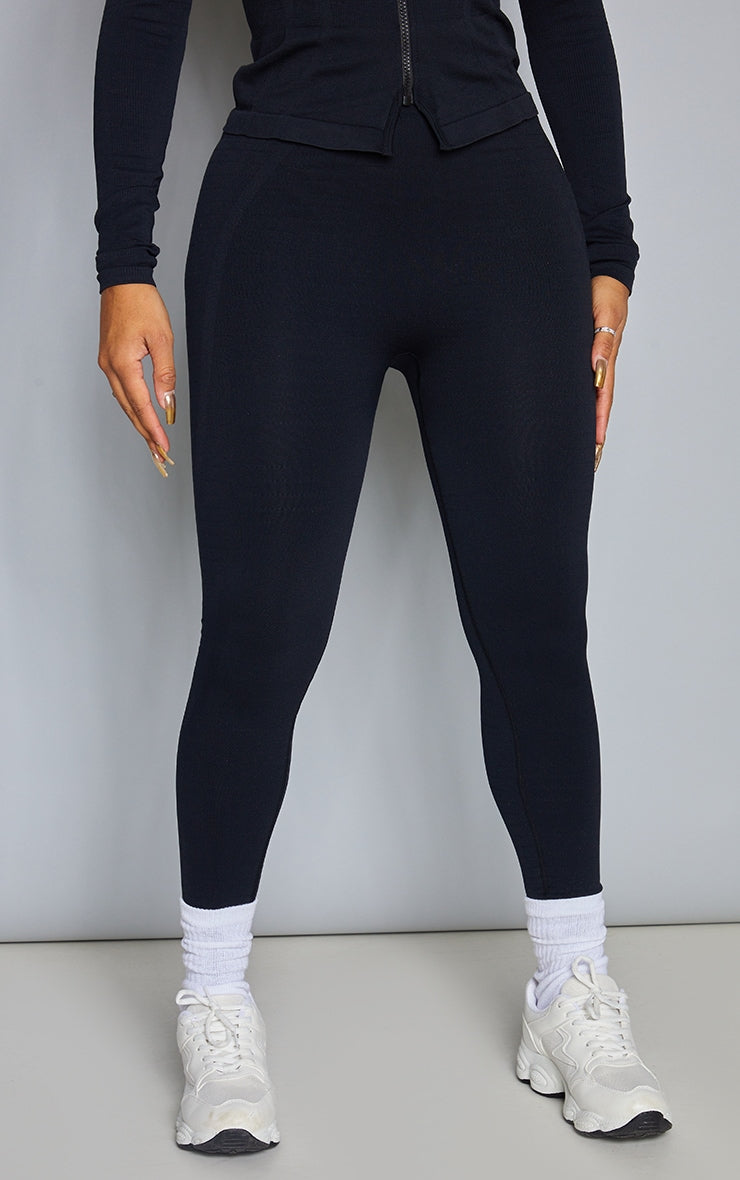 https://cdn-img.prettylittlething.com/6/3/9/4/639419b1aea8f87c4bf607a143aa73f50687c997_cmw7579_2.jpg