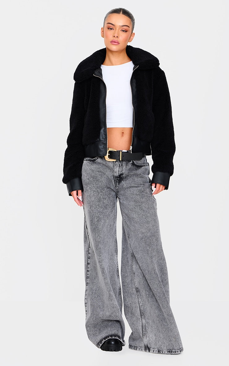 https://cdn-img.prettylittlething.com/6/5/f/5/65f519549caca2895a3dbe03e347fbe60eb9c412_cnj9103_3.jpg