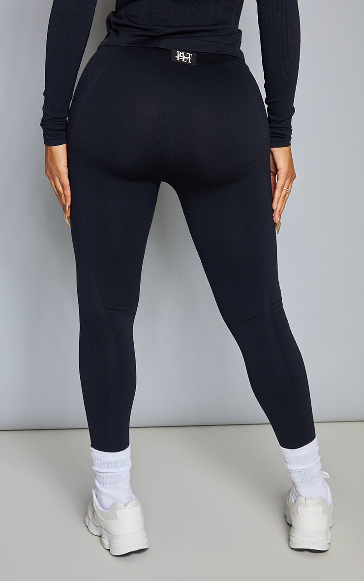 https://cdn-img.prettylittlething.com/6/7/d/3/67d356b3e9c04302d85737c2ab0f9ce83ae59374_cmw7579_3.jpg