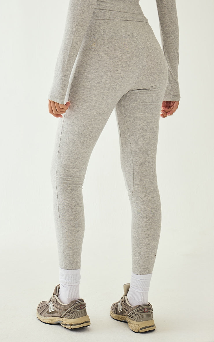 https://cdn-img.prettylittlething.com/6/8/b/5/68b5ad1543b7c421d53f272956aae22e223bb265_cnl6506_3.jpg