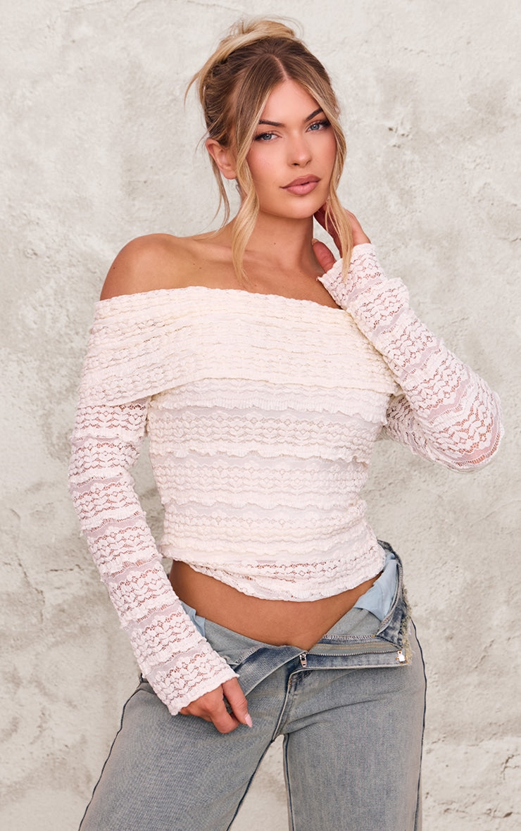 https://cdn-img.prettylittlething.com/6/d/9/5/6d95e35fbd6595586e3fbb3b47ef0ffa5cfe1149_cnk0840_1.jpg