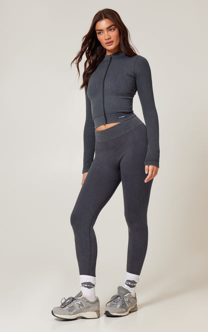 https://cdn-img.prettylittlething.com/7/0/4/a/704a7ab80003d0c6eaeb9af07431cd2164806836_cmr6004_1.jpg
