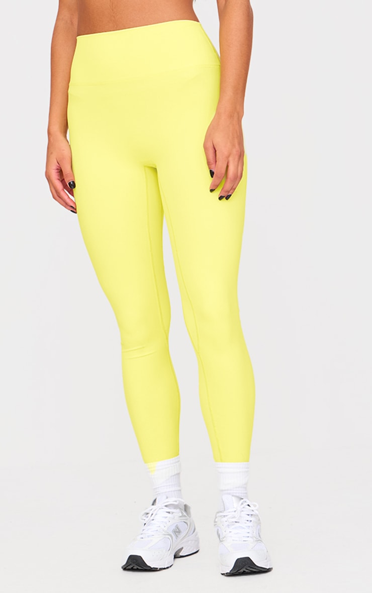 https://cdn-img.prettylittlething.com/7/4/9/0/749072242980edbbe7ac5108fb303531735f863e_cnl1775_2.jpg