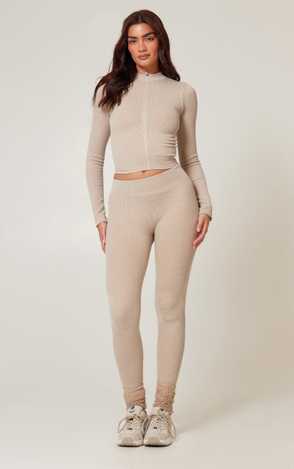 https://cdn-img.prettylittlething.com/7/b/a/a/7baa70e6ea89b0b2bddd492adcd022149190cd57_cmr6006_1.jpg