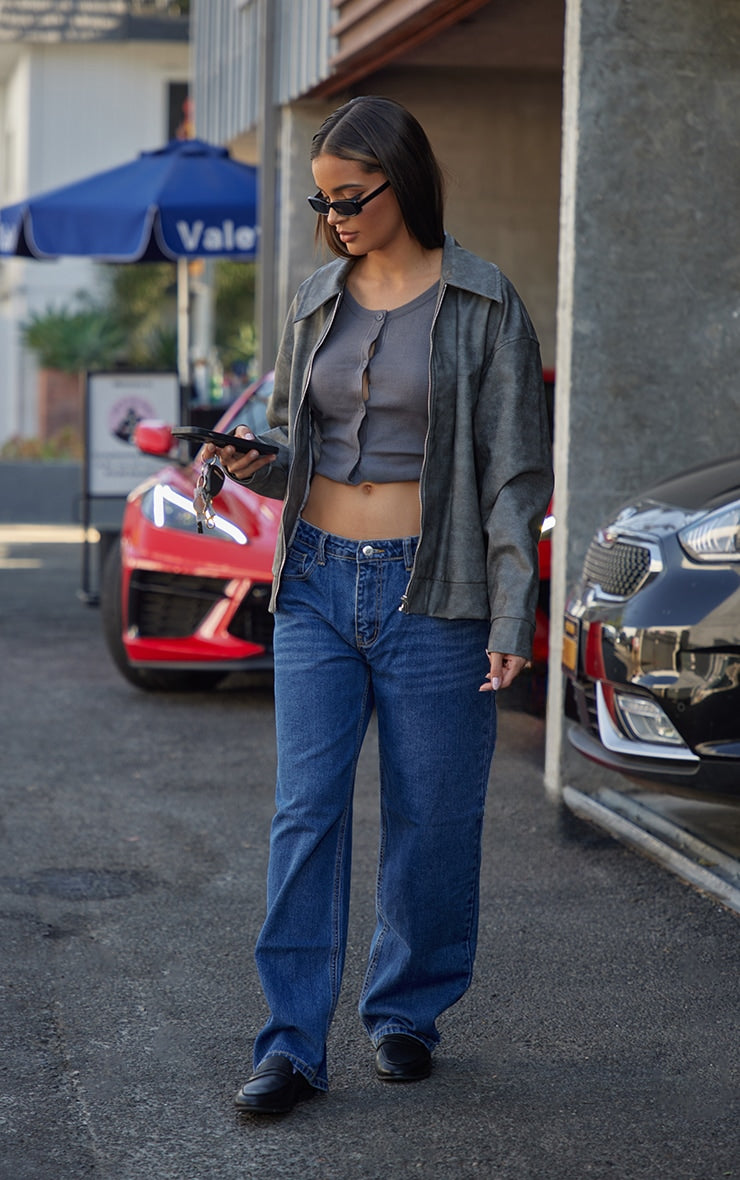 https://cdn-img.prettylittlething.com/8/2/3/9/823986cefe6a67925e815a106c1fc8dca061f289_cnk1417_3.jpg