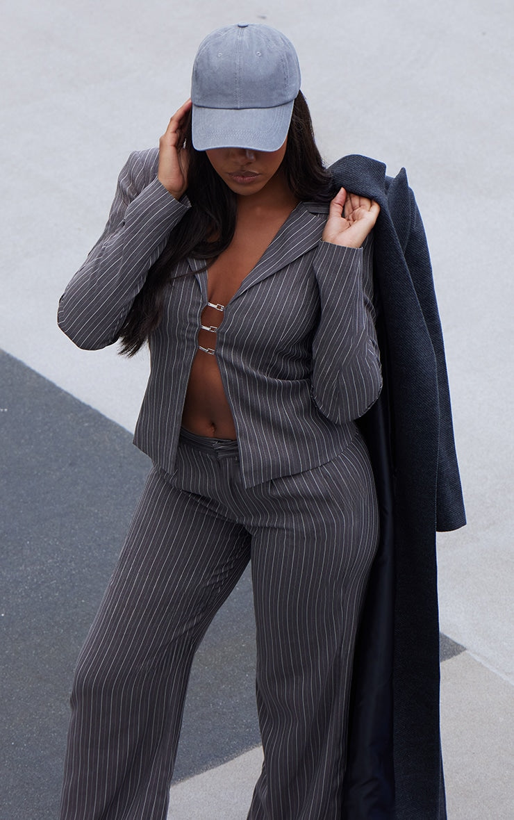 https://cdn-img.prettylittlething.com/8/3/9/0/83900e693164f4ffe3b773ad6d11bdc8f9344f03_cnj9100_4.jpg