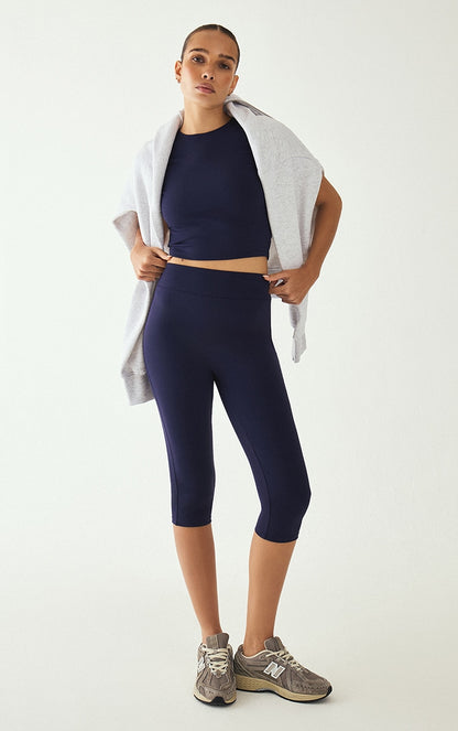 https://cdn-img.prettylittlething.com/8/4/e/9/84e98da18c4bdb411a0794956b65c40415ebeceb_cnl6904_1.jpg