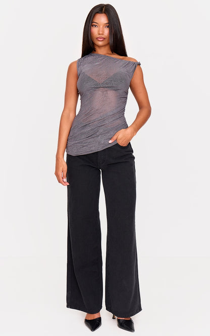https://cdn-img.prettylittlething.com/8/4/f/b/84fb8c1fc3202ccfa8bf322e437effaad03269ad_cnm1500_3.jpg