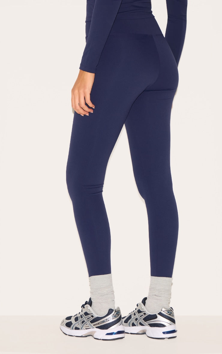 https://cdn-img.prettylittlething.com/8/d/e/e/8dee8127961060bd72e9f88449b377b7b7afac8c_cnl6475_3.jpg