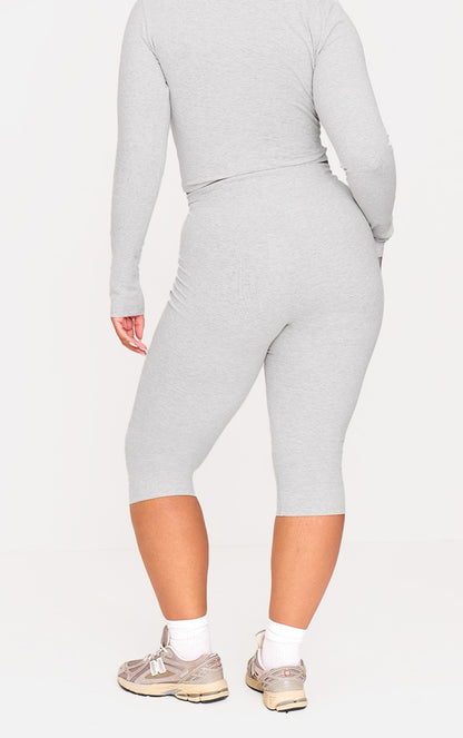https://cdn-img.prettylittlething.com/9/3/d/e/93de81c892125dcd33b23bc2fc60f7804ff3726a_cnl6905_9.jpg