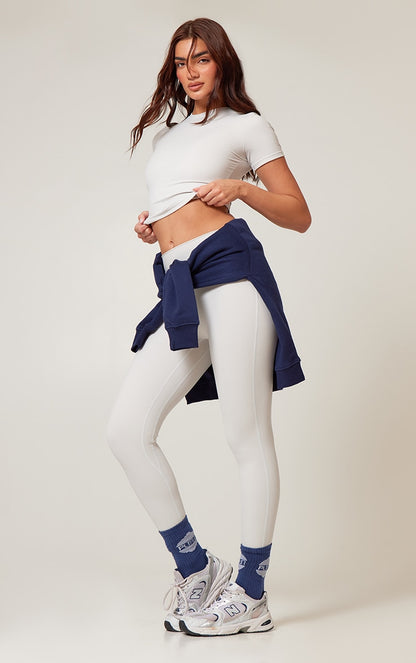 https://cdn-img.prettylittlething.com/9/5/c/b/95cba84a6c6a25cccbd9049ac2af111d5ddce9ff_cnh1761_1.jpg