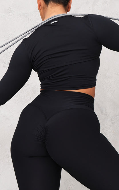 https://cdn-img.prettylittlething.com/9/d/1/e/9d1e1699a179bb60c45ac048c78db625f6d4ffb5_cnb7585_4.jpg