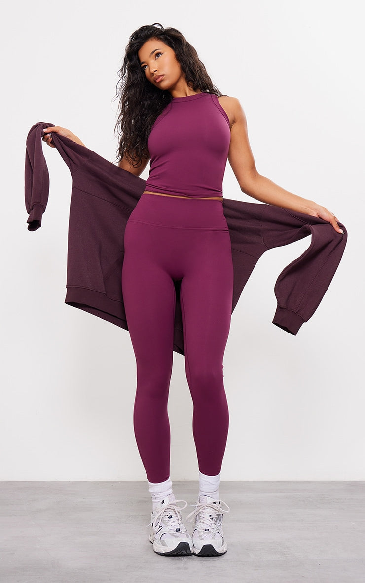 https://cdn-img.prettylittlething.com/a/5/6/f/a56f65326ef686d57676e54d1049670c11b8fa2b_cnh2904_1.jpg