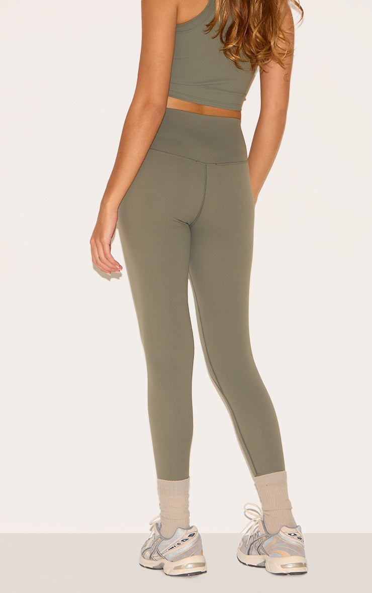 https://cdn-img.prettylittlething.com/a/7/e/a/a7ea691fe50324e253a294d2ef9a83fea7838ec5_cnl5115_3.jpg