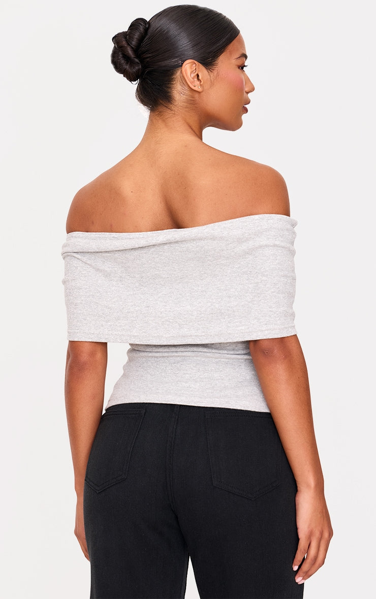 https://cdn-img.prettylittlething.com/a/d/2/0/ad208e01df1e0f7b4348b0840082181b2a520d32_cnl8095_2.jpg