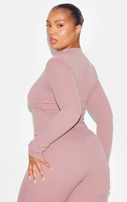 https://cdn-img.prettylittlething.com/b/7/a/f/b7af9d9864325d904b20c0e0d5144fcfb8c4a965_CNL7883_7_mauve_sculpt_jacket.jpg