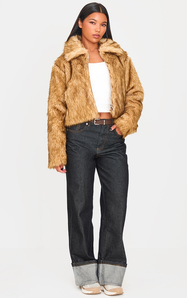 https://cdn-img.prettylittlething.com/b/b/9/0/bb90bf61434fe27216de9349dd5d138412083585_cnk1387_3.jpg