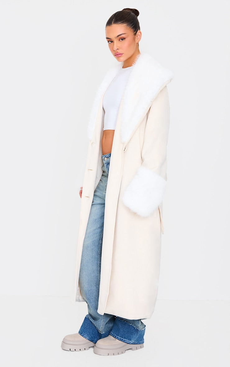 https://cdn-img.prettylittlething.com/b/d/b/7/bdb7c46a5c6948c74bbf4fc04334b8e530ab1256_cnj9086_3.jpg