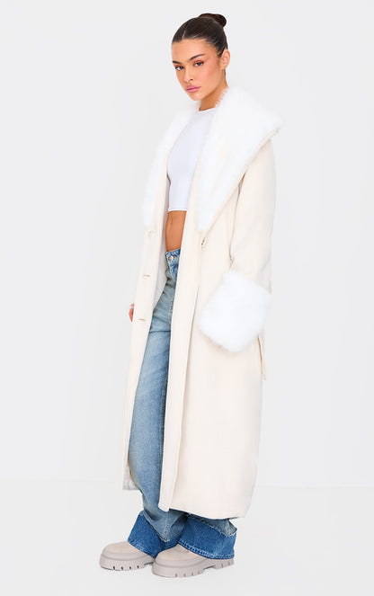 https://cdn-img.prettylittlething.com/b/d/b/7/bdb7c46a5c6948c74bbf4fc04334b8e530ab1256_cnj9086_3.jpg