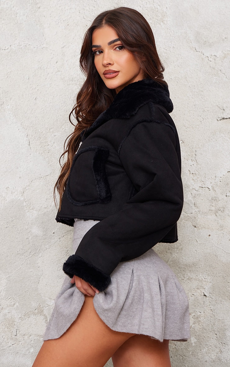 https://cdn-img.prettylittlething.com/c/0/6/b/c06b14024d8b8090c579d062157dd52b3a5c5802_cnj4273_2.jpg