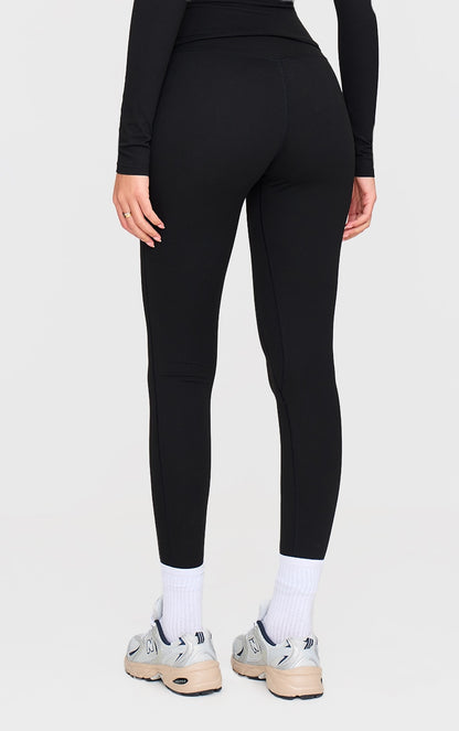 https://cdn-img.prettylittlething.com/d/5/0/5/d505a7058e07499d10129203e6186cc110e34948_cnl7362_3.jpg
