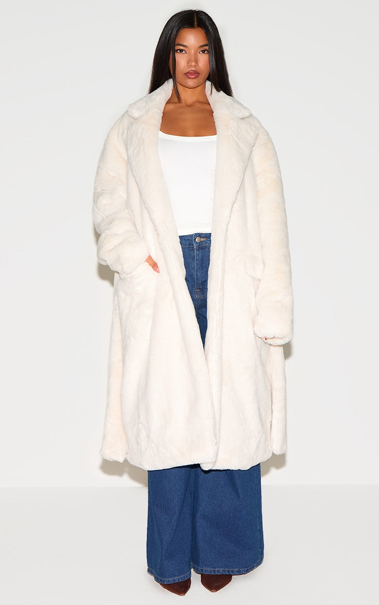 https://cdn-img.prettylittlething.com/d/6/7/3/d673ced57e95a70480c3b74f3d4c0df30512ef91_cnk1471_1.jpg