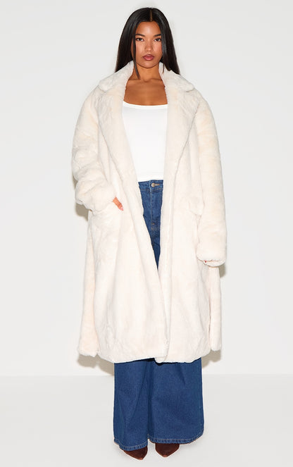 https://cdn-img.prettylittlething.com/d/6/7/3/d673ced57e95a70480c3b74f3d4c0df30512ef91_cnk1471_1.jpg
