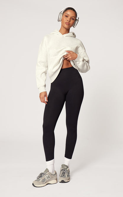 https://cdn-img.prettylittlething.com/d/8/b/0/d8b0c8f1409c50047dfda29876c088f548c1439a_cmo9427_1.jpg