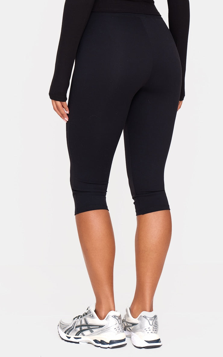 https://cdn-img.prettylittlething.com/d/e/4/8/de480685617777d703db1fc544c51879bc397a5a_cnj0401_3.jpg