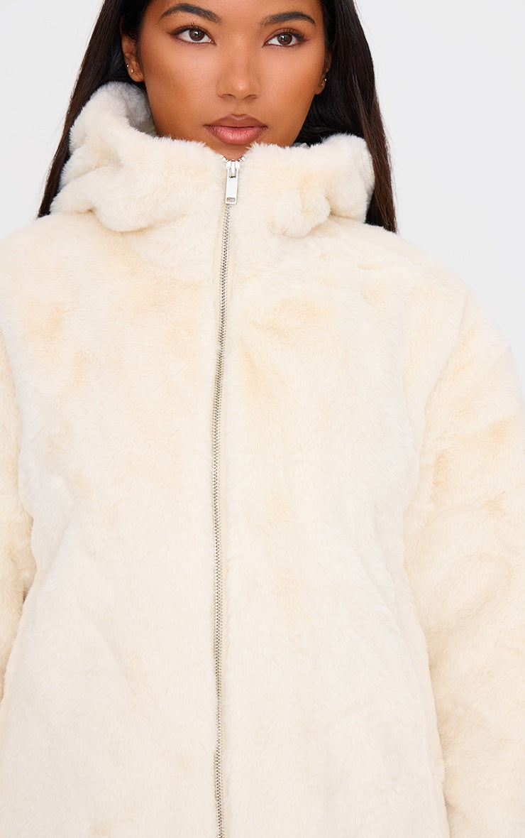 https://cdn-img.prettylittlething.com/e/3/c/b/e3cbd7abff14f697dc55427db6156b0cd533aef5_cnj4277_4.jpg
