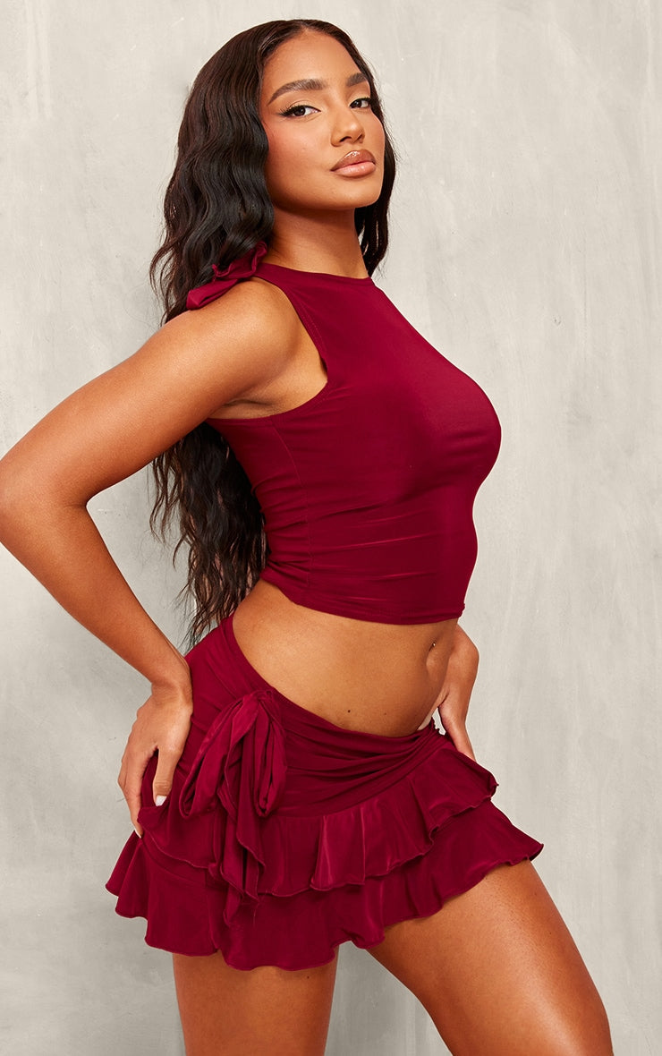 https://cdn-img.prettylittlething.com/e/6/9/4/e6942d2293a9757c1bd235dc09ad7b2b8aad27ee_cnk1783_4.jpg