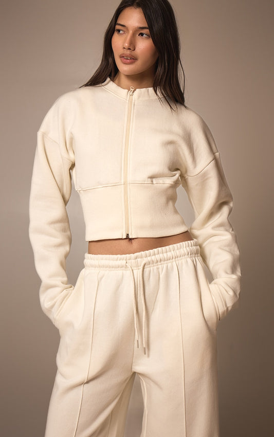 https://cdn-img.prettylittlething.com/f/2/0/d/f20d7f8ca53599d86e5031a2497fca03fd207605_CNK7296_1_cream_extreme_cinched_waist_sweatshirt.jpg