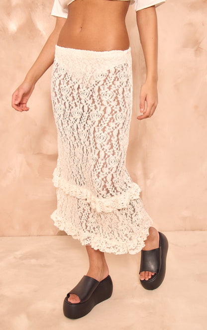https://cdn-img.prettylittlething.com/f/6/1/0/f6108d4152c0f651ccec59d966598fa4b3b5d343_cni2794_2.jpg