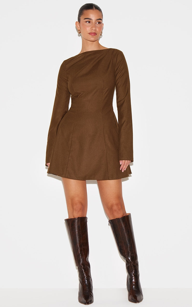 https://cdn-img.prettylittlething.com/f/b/7/a/fb7af5b9f88520329f6396a7c2a200595a01f9e2_cnl6534_3.jpg
