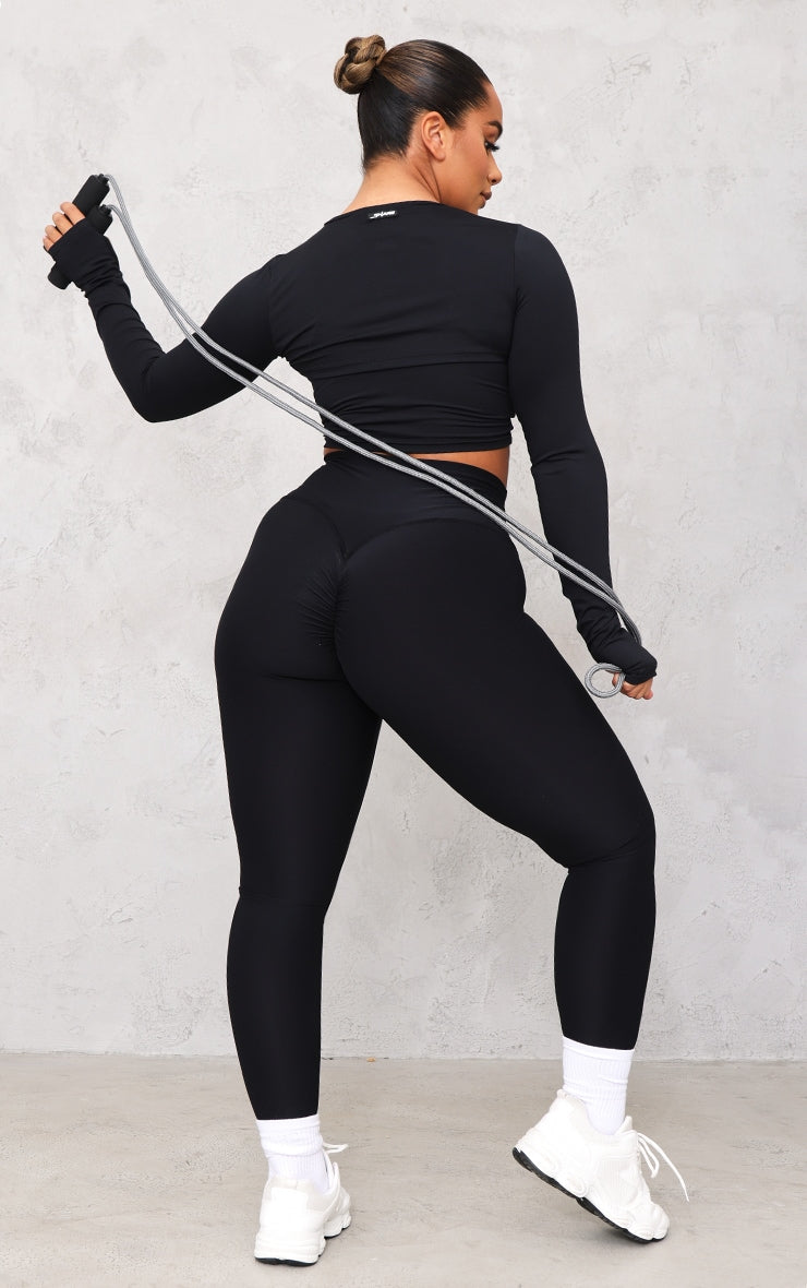 https://cdn-img.prettylittlething.com/f/d/5/3/fd533b100d1952e16624e364d0eebe20db7aa669_cnb7585_1.jpg