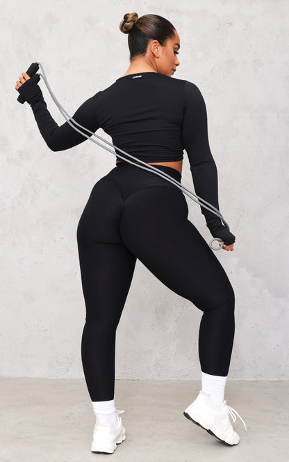 https://cdn-img.prettylittlething.com/f/d/5/3/fd533b100d1952e16624e364d0eebe20db7aa669_cnb7585_1.jpg